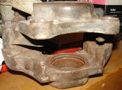 Cortina type 16 caliper groove.JPG and 